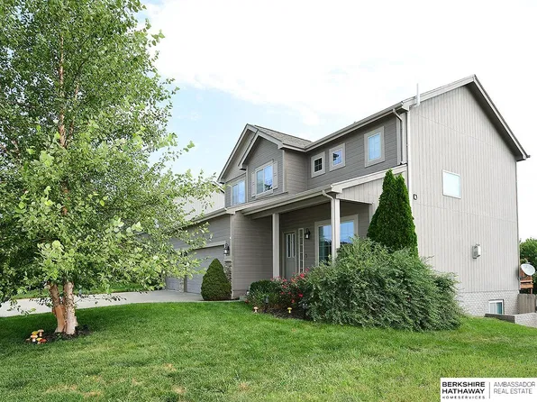 8215 S 190th Ave, Omaha, NE 68136
