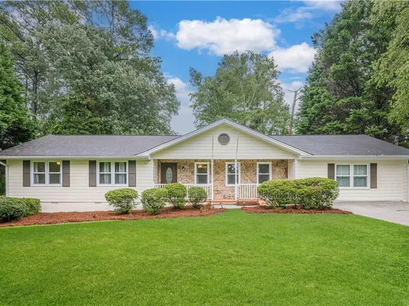 3424 Twin Village Ln, Snellville, GA 30039