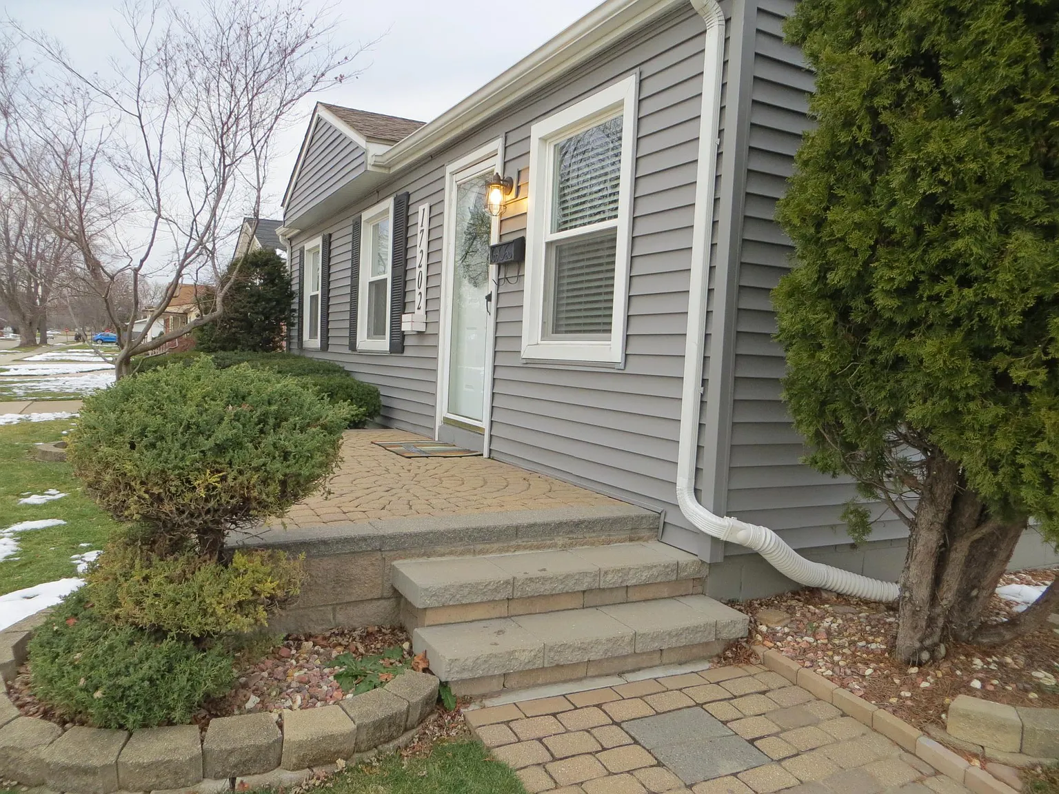3 bed, 950 sqft, $1,400 — Photo 4
