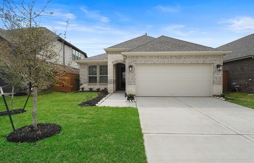1st image of 1392 Grass Bend Dr