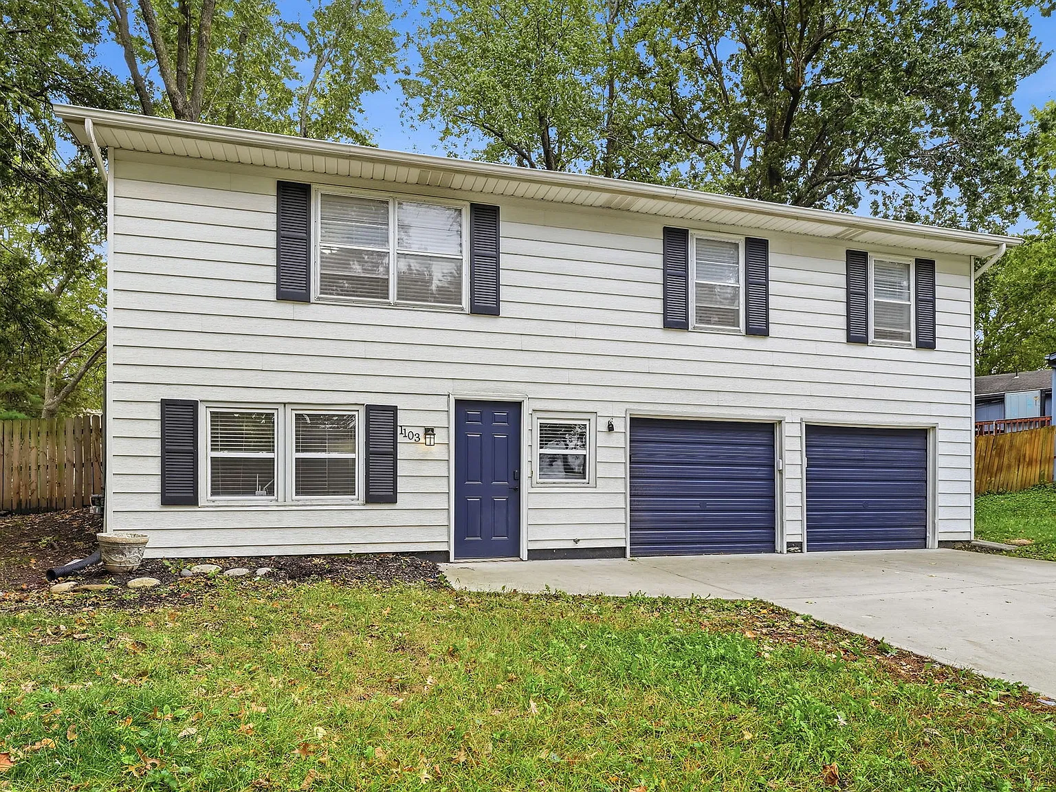 3 bed, 1320 sqft, $1,945 — Photo 2