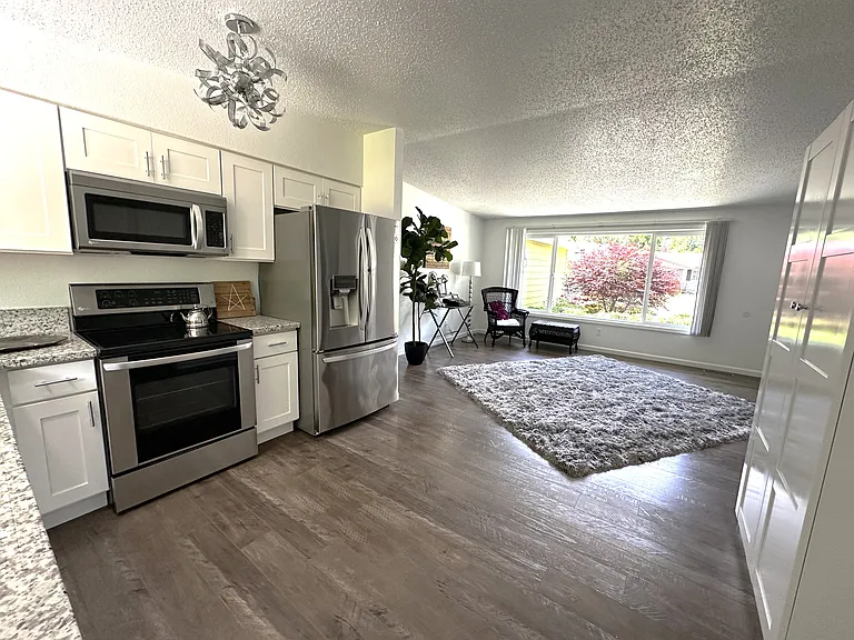 808 NE Garrison St — Photo 25