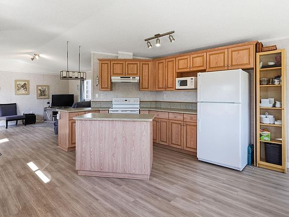 2nd image of 234 Oak Wood Dr NW