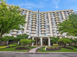 20 N Tower Rd APT 9C, Oak Brook, IL 60523