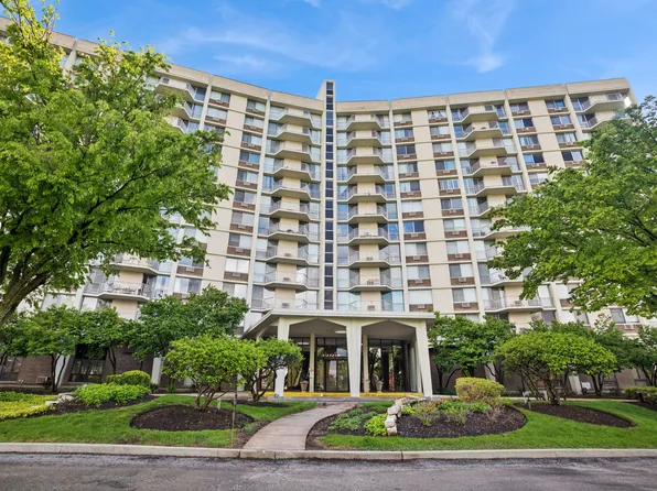 20 N Tower Rd APT 9C, Oak Brook, IL 60523
