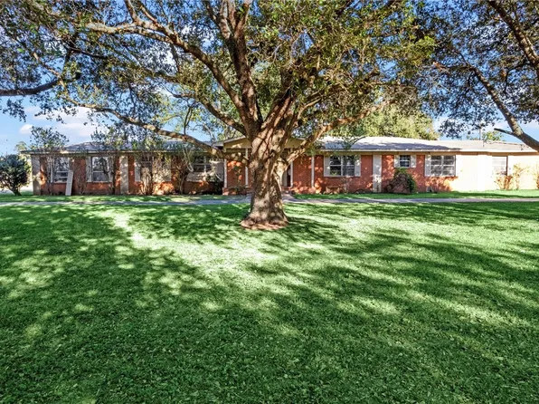 317 Owens Rd, Prairie View, TX 77445