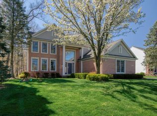 7064 Maplecrest Dr SE, Grand Rapids, MI 49546