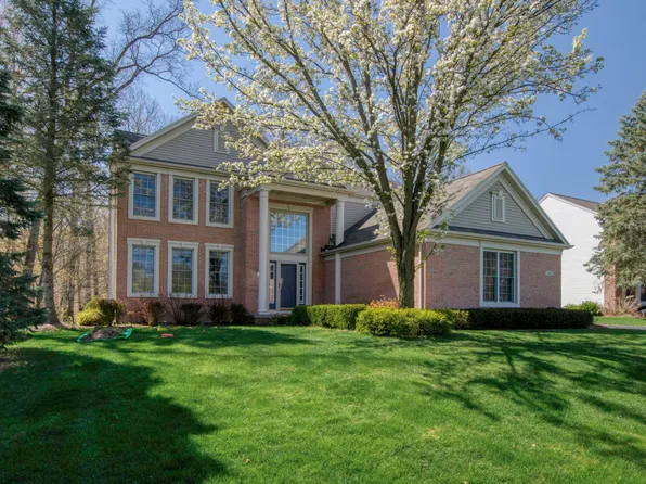 7064 Maplecrest Dr SE, Grand Rapids, MI 49546