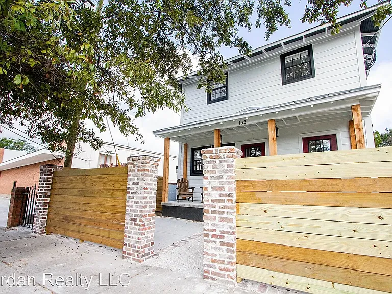 132 Romney St #A — Photo 3