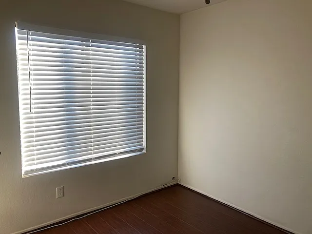 Large size window