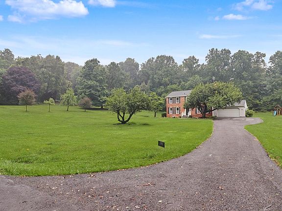 3rd image of 13083 Williamfield Dr