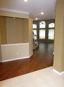4th image of 501 Olympic Dr