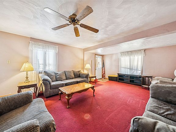 4th image of 148 Bus Garage Rd