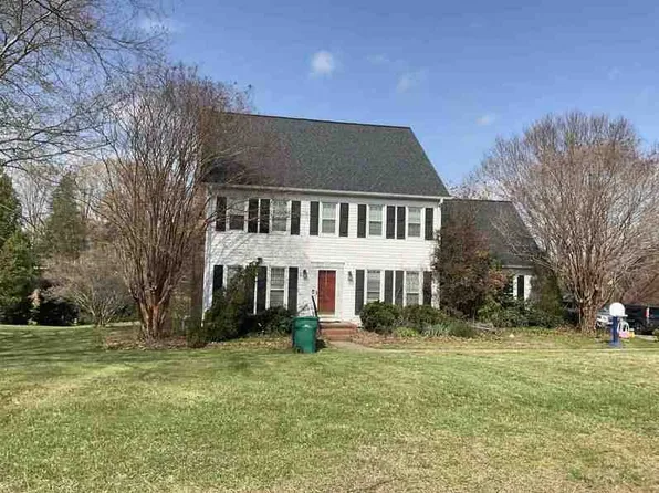 160 E Plantation Cir, Reidsville, NC 27320