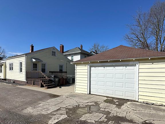 3rd image of 1404 Lowell Ave