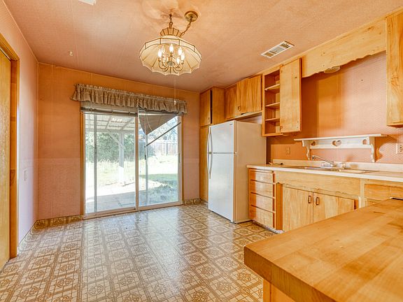 2nd image of 3818 Mercury Dr
