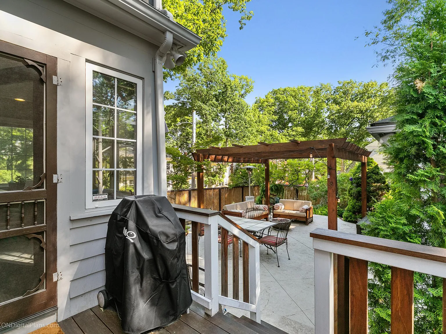 281 Waterman St — Photo 4