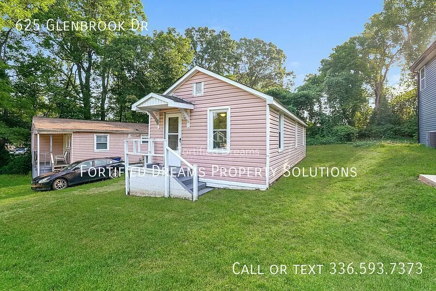 Welcome Home to Glenbrook | 1 Bed & 1 Bath — Photo 2