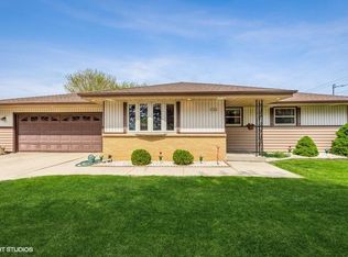 2302 Menasha Ave, Manitowoc, WI 54220