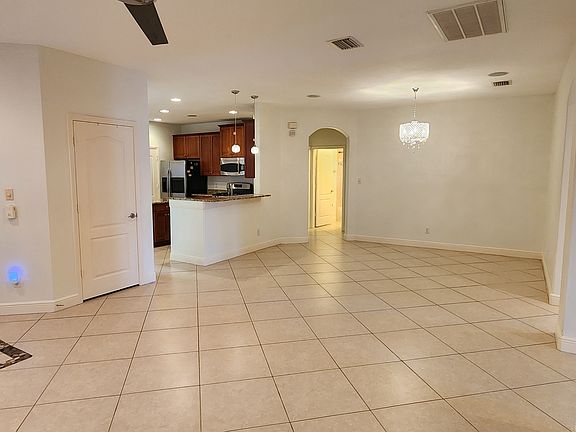 3rd image of 20003 Nob Oak Ave