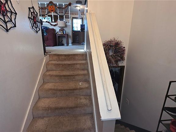 2nd image of 5106 Edgehill St