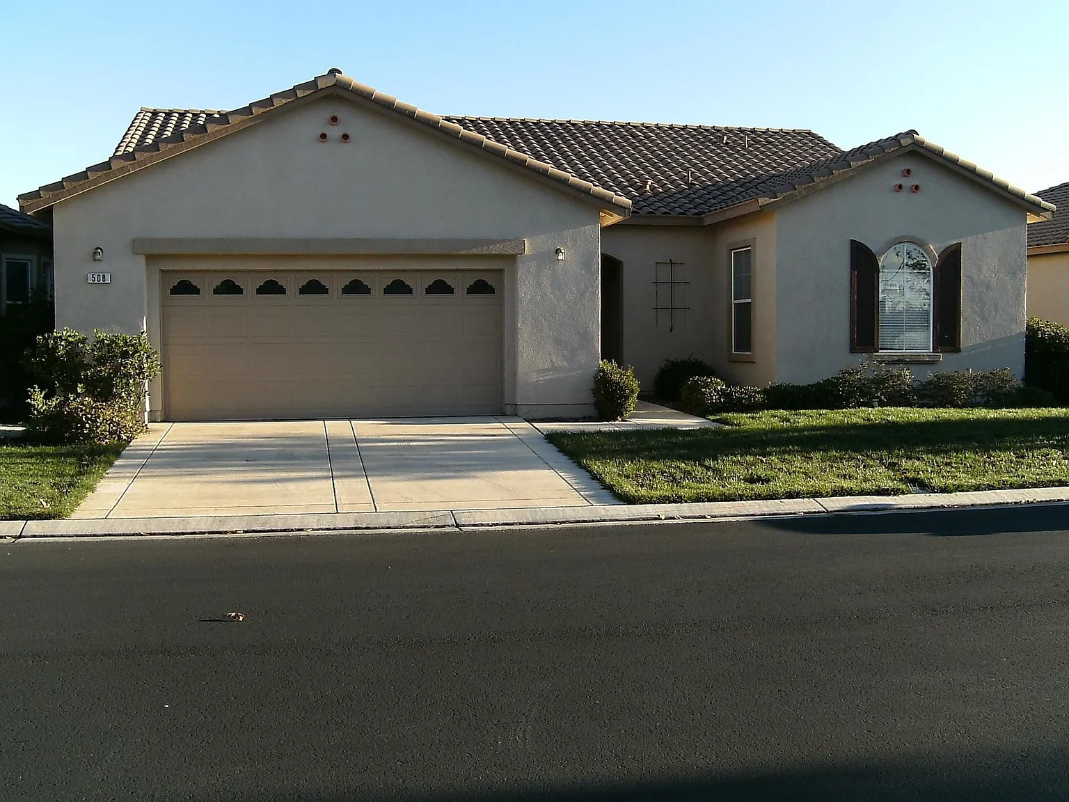 508 Arlington Dr photo 1