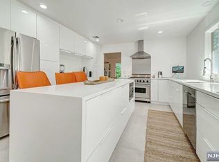 98 Durie Ave, Closter, NJ 07624