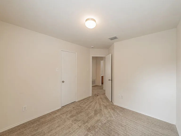 8864 Valley River Dr — Photo 15