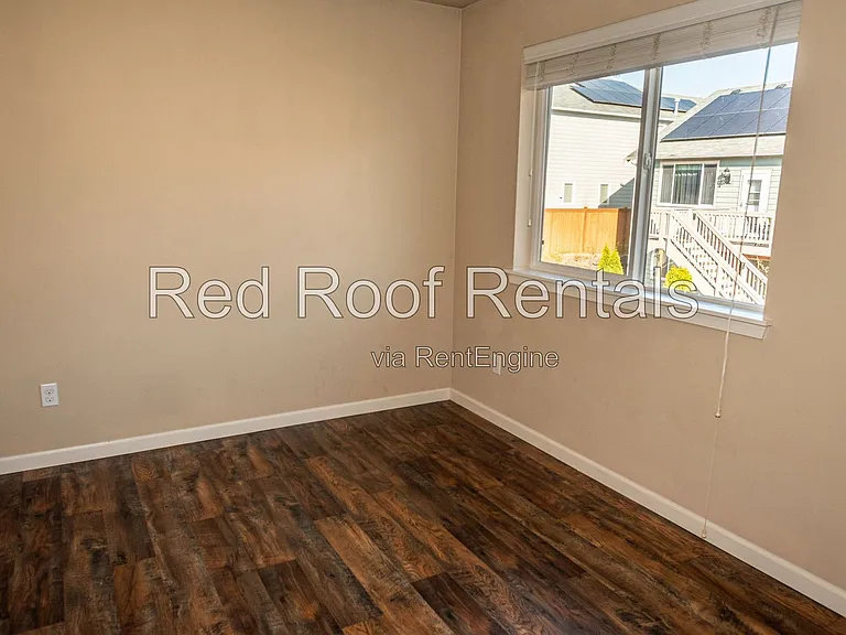 1441 Farina Loop SE — Photo 28