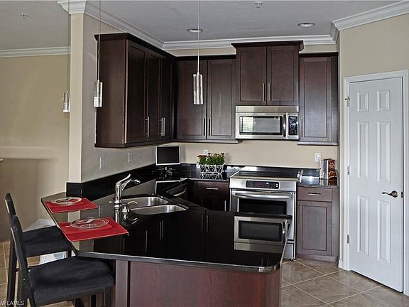 3rd image of 23530 Alamanda Dr Unit 204