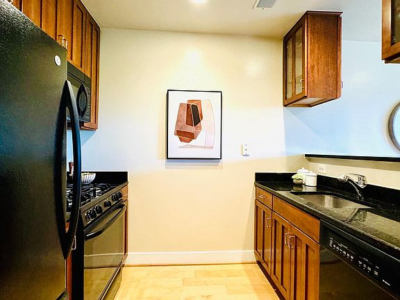 5th image of 1200 N Hartford St APT 305