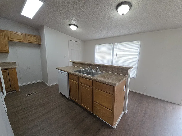 KITCHEN ISLAND