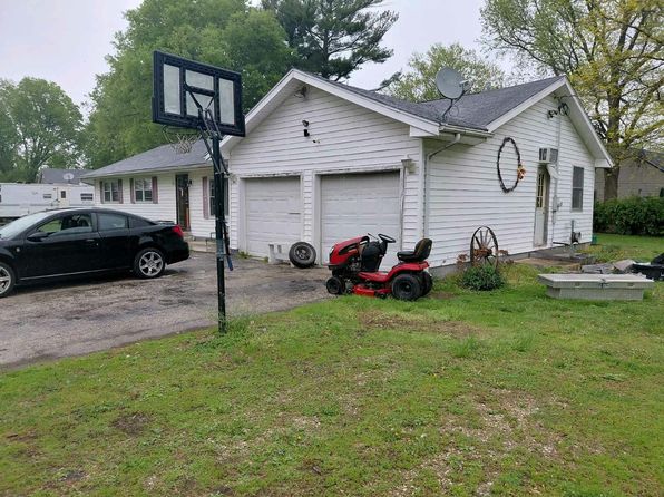 1053 Moss St, Gilson, IL 61436
