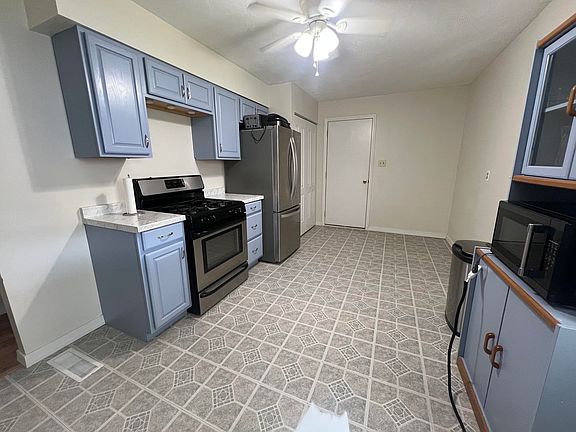 5th image of 531 Hillview St