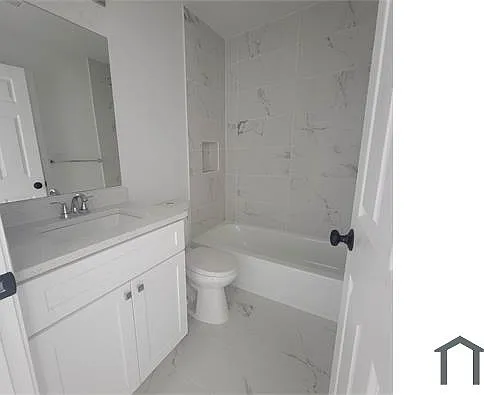 324 61st St NE #5 — Photo 12