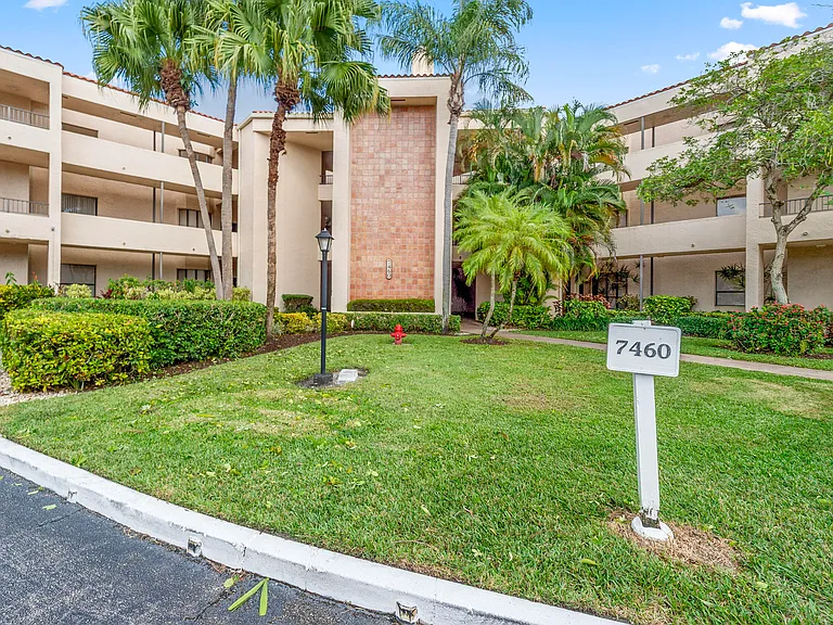 7460 La Paz Blvd #304 — Photo 32