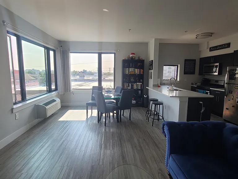 5711 Washington St #301 — Photo 3