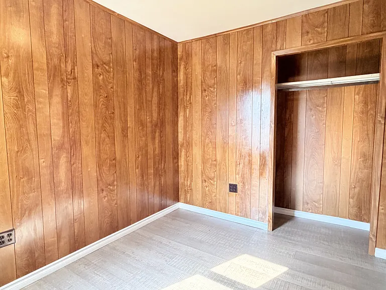 1253 Goyeau St — Photo 11