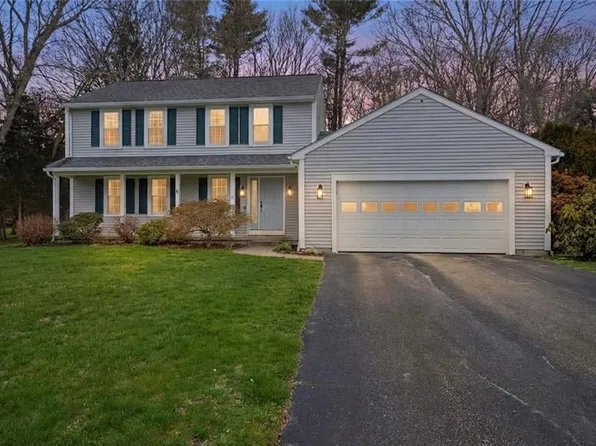 10 Mesa Dr, North Kingstown, RI 02852