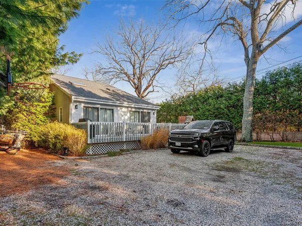 6 Shore Road, Southampton, NY 11968