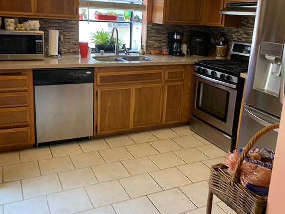 3rd image of 4676 Don Lorenzo Dr APT B