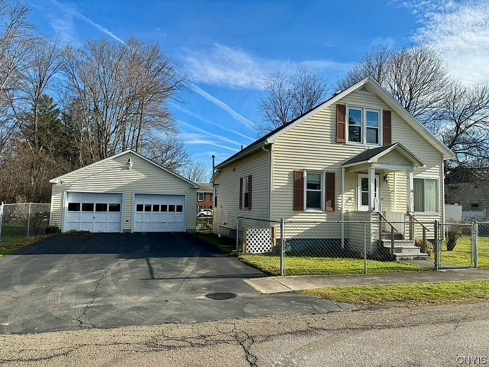 1st image of 10 Frederick Ct