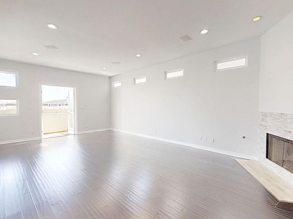 4th image of 509 N Dianthus St