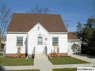 33 5th St SE, Wells, MN 56097