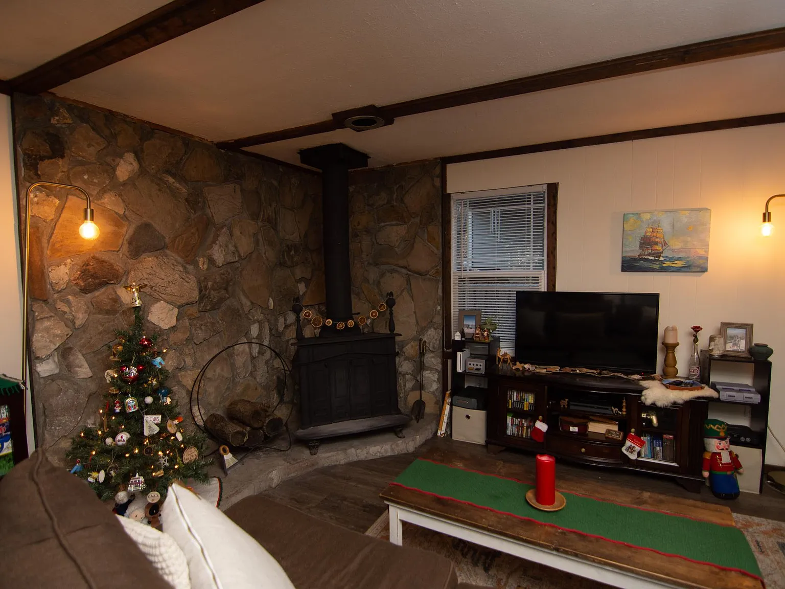 3 bed, 1200 sqft, $1,300 — Photo 2