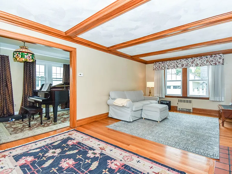 36 Whittier Rd — Photo 7