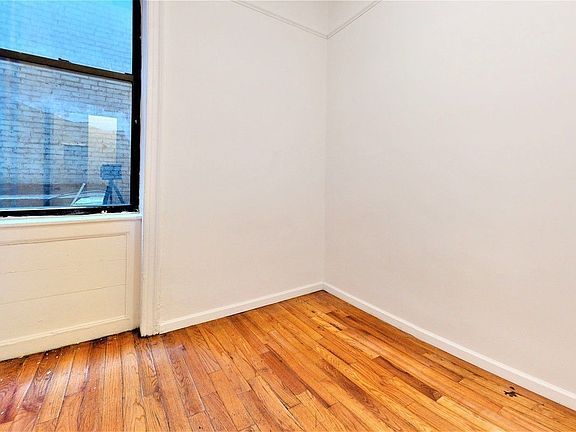 3rd image of 105 E 15th St #2A