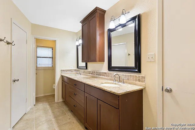 6726 Country Field Dr — Photo 14