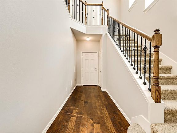 4th image of 1808 Willard Dr