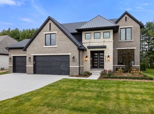 52801 Royal Park Ave, Shelby Township, MI 48315